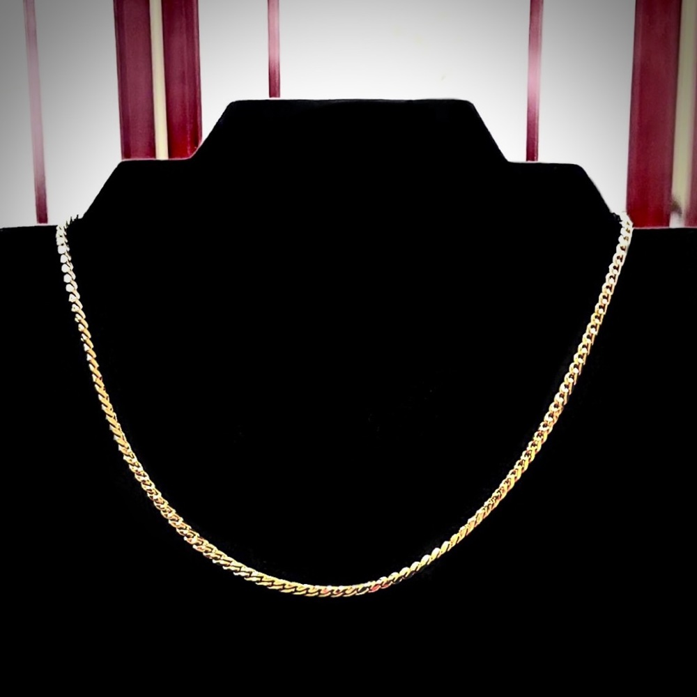 ☃️ Vintage Gold-Toned Chain